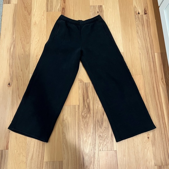 Aerie Cloud Fleece Trouser - True Black. Like new condition. - Picture 6 of 6